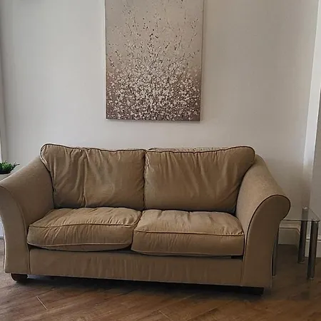 Lovely 1 Bedroom With Parking Lägenhet